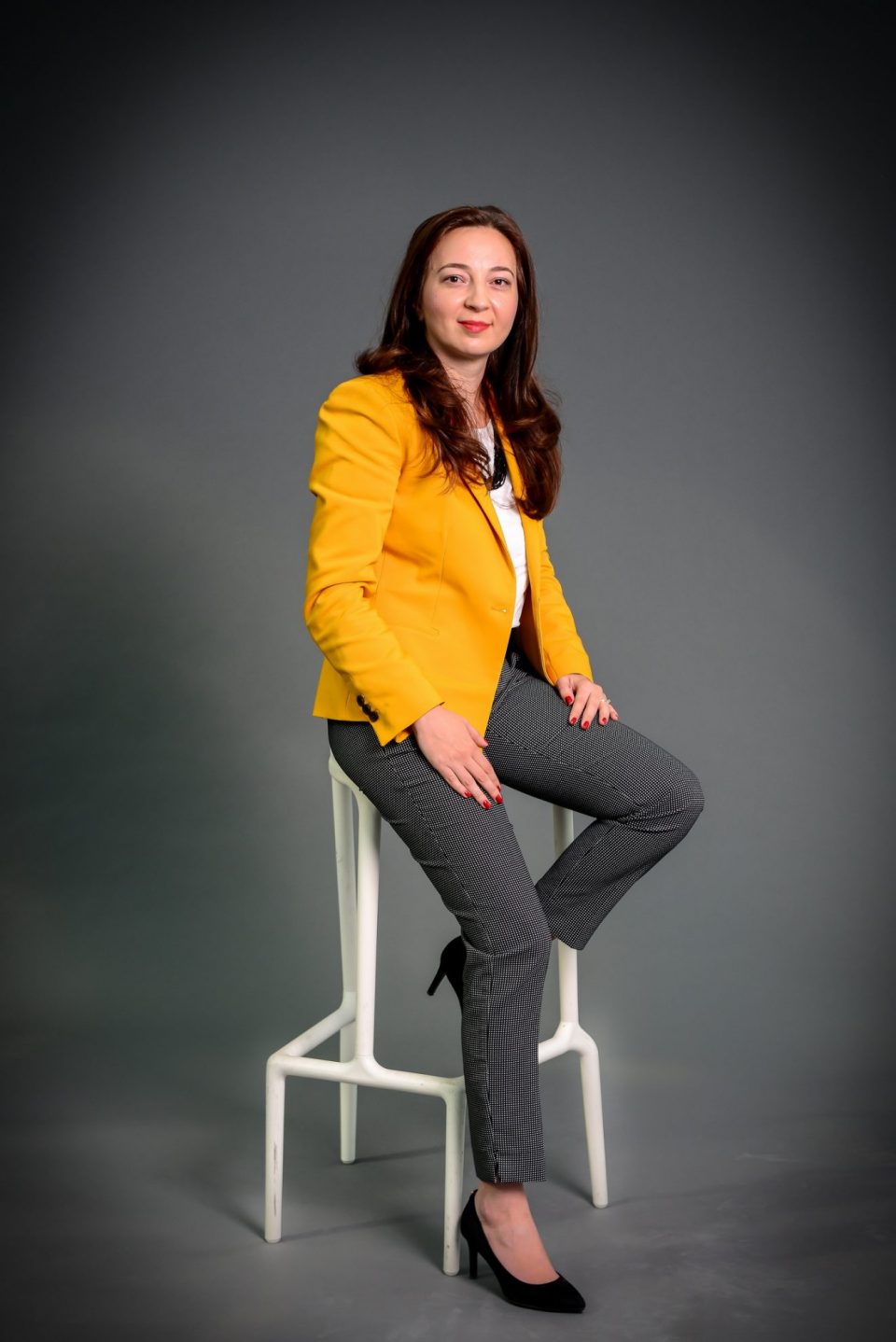 Mihaela Mitu, Managing Director, 4AcePR